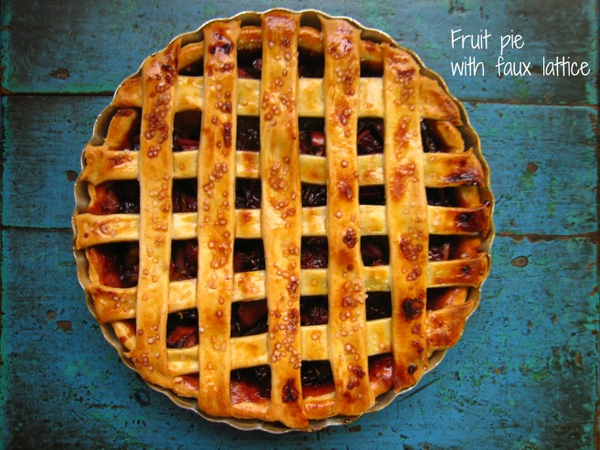 Fruit pie with faux lattice 